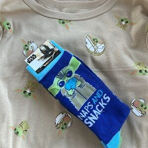 DISNEY Star Wars NWT Mandalorian Crop top size XL and‎ Socks